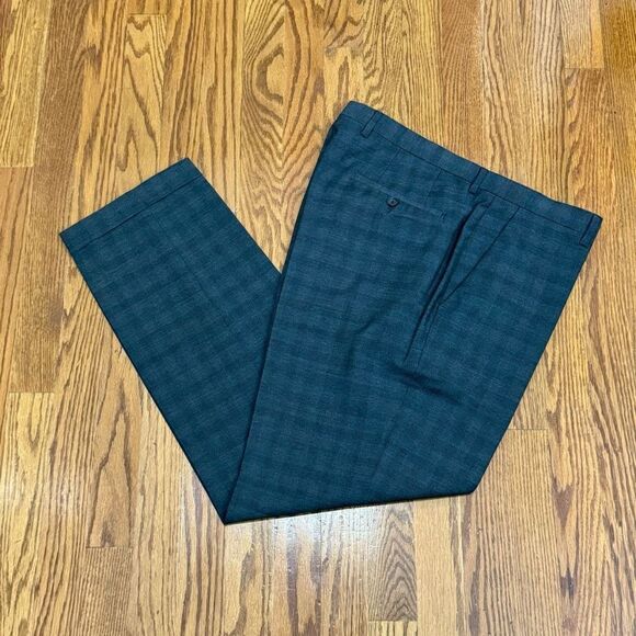 Hugo Boss Gray Windowpane Flat Front Dress Pants. Size 34. - Picture 5 of 11